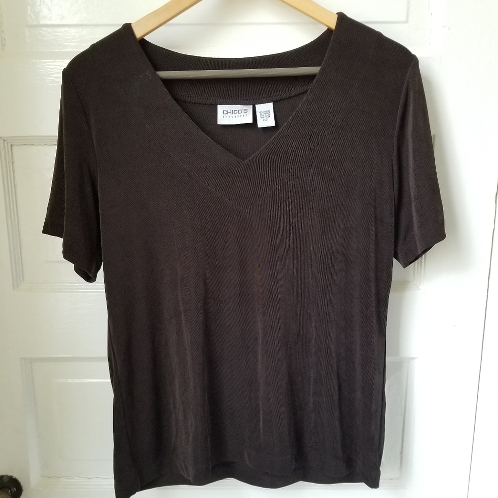 Chico's Travelers brown short sleeve V neck top